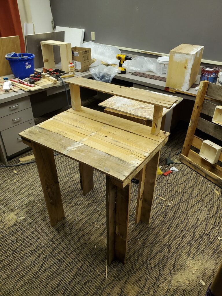 Elf workbench - FROST! Escape Room Project